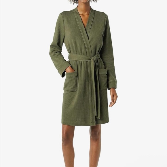 Amazon Essentials Waffle Robe - Picture 5 of 7